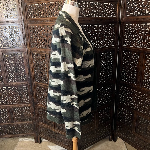 Camo Cardigan - Picture 3 of 4